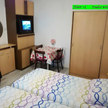 Vile Park Studio Apartments Poreč Buitenkant foto